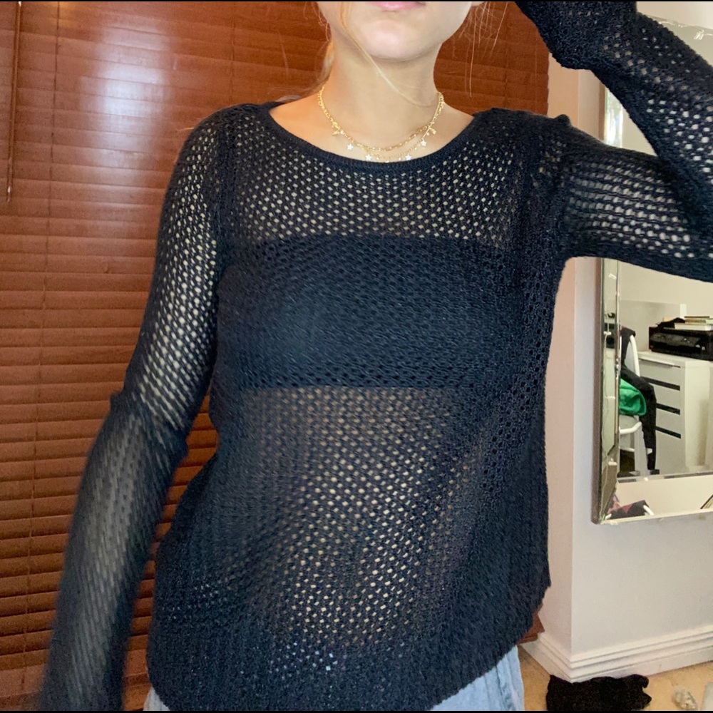 Fishnet guess Top - Picture 2 of 3